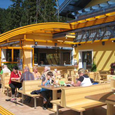 Abri de terrasse mobile pour bar ou restaurant I Véranda coulissante pour espace professionnel I Modèle PRO JURALU
